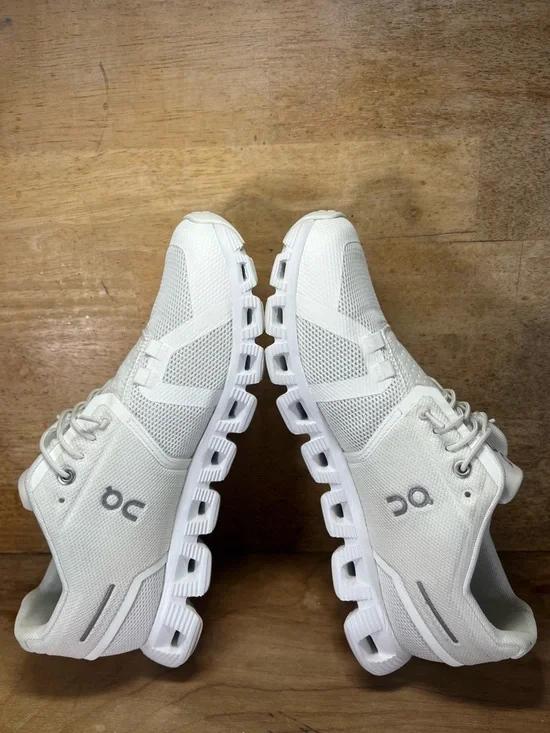 On Cloud 5 REFLECTIVE LIGHTWEIGHT Womens Size 9 Running Shoes Sneakers White - Picture 8 of 15